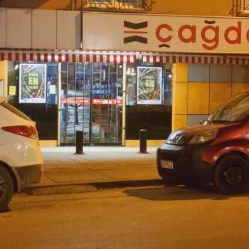 Çağdaş Market Erken Kapatıyor