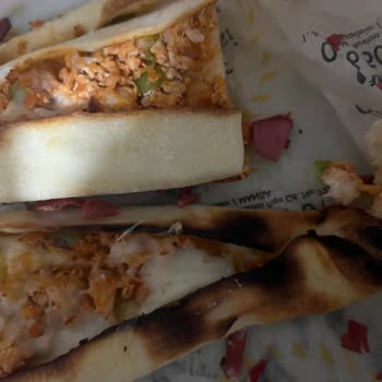 Meşhur Sarıyer Börekçisi (Manisa) Yemeklerde Tatsız Sürprizler