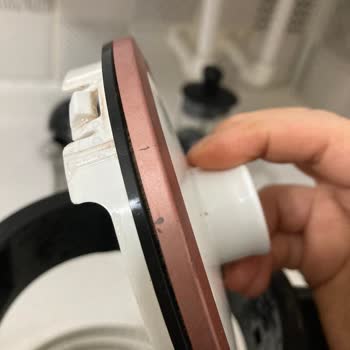 Arçelik Çay Makinesi LED'in De Çatlama