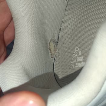 Adidas Ayakkabı Ayıplı Ürünün Arkasında Durmuyor