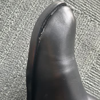 Pelin'in Ayakkabıları Açılan Çizme Hak