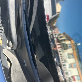 BMW 1 Serisi Ön Cam Fitil Sorunu