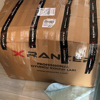 Aras Kargo Güvenliğe Bırakıp Gidiyor