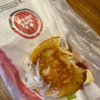 Simit Sarayı Bayat Ürün Satıyor