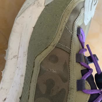 Nike 15 Günde Deformasyona Uğrayan Ayakkabı Ve İlgisiz Satıcı
