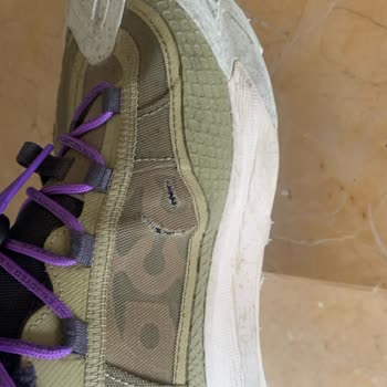 Nike 15 Günde Deformasyona Uğrayan Ayakkabı Ve İlgisiz Satıcı