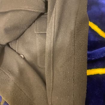 Colin's на пальто появились катышки