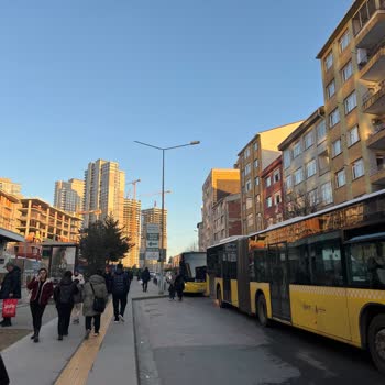 İBB - İstanbul Büyükşehir Belediyesi 320 Otobüs Hattı Gelmiyor