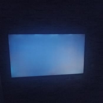 Grundig Marka TV Işık Sızmaları