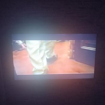 Grundig Marka TV Işık Sızmaları