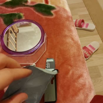 Gratis Kağıt Yuz Maskesi