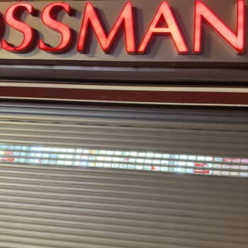 Rossmann Kapanış Saatinden Önce Mağaza Kapanıyor.