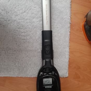 Philips Şarjlı Dikey Süpürge Aparatı Kırıldı