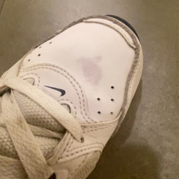 FLO Ayakkabı Renk Aktaran Nike Ayakkabı Ve Müşteri Mağduriyeti