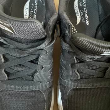 Skechers'ın (Sözde Garantili) Ayakkabısı