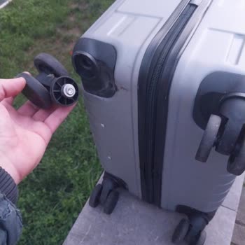 A101 Çözüm Merkezi Dönüş Yapmıyor Ve Raboom Marka Bavul Çok Kötü