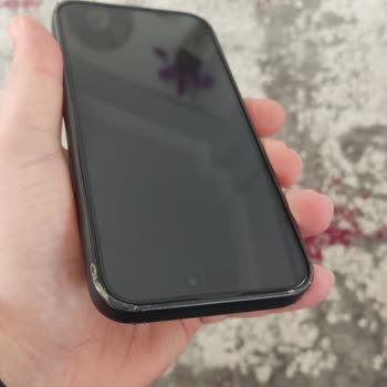 iPhone Sattığı Ürünlerin Arkasında Durmuyor