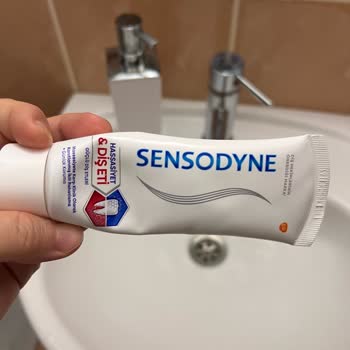 Забная паста Sensodyne вызвала раны в полости рта