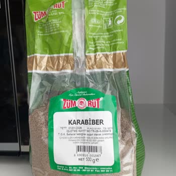 Zümrüt Baharatları Karabiber İçinde Kum Ve Talaş Var