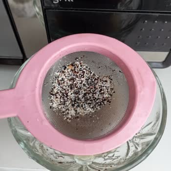 Zümrüt Baharatları Karabiber İçinde Kum Ve Talaş Var