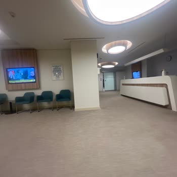 Acıbadem Üniversitesi Radyoterapi Cihazındaki Arıza Ve Hastaların Bekletilmesi
