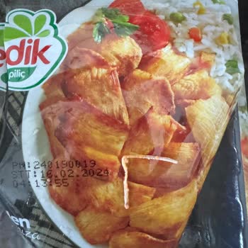 Gedik Piliç Dönerin İçinden Cisim Çıktı