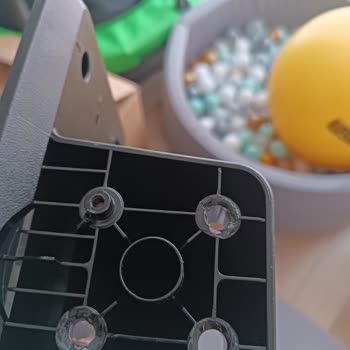 LG 47LA660S Ayak Aparatı Kırılması