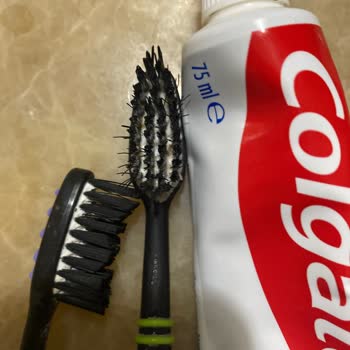 Colgate проблемы с зубной щеткой и пастой