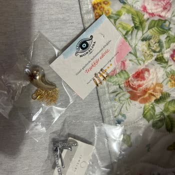 Trendyol Eksik Monalisa Takıları