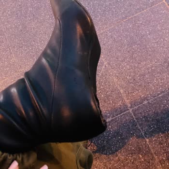 DeFacto Bir Kullanımda Topuğu Kırılan Bot Hayal Kırıklığı