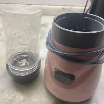 Sinbo Shb-3150 Smoothie Blenderın Büyük Haznesi.