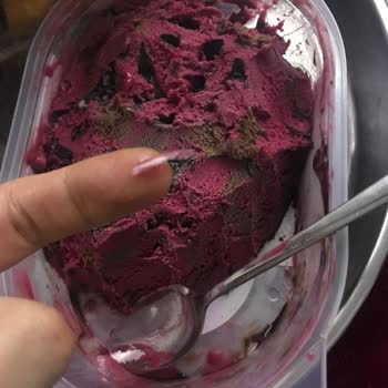 Carte d'Or Carte Door Dondurma İçinde 3 Tane Plastik Parçaları Çıktı