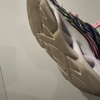 Skechers Çocuk Ayakkabıları Çok Kötü