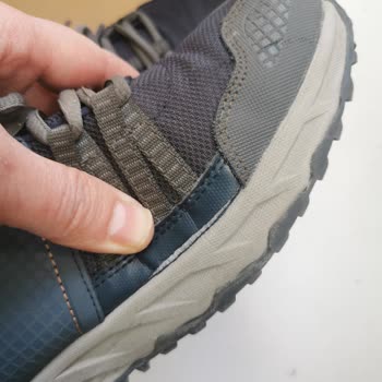 A101 Skechers Ayakkabı 3 Ayda Yanları Yırtıldı.