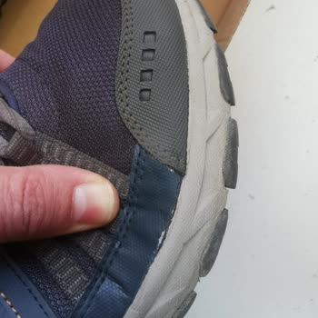 A101 Skechers Ayakkabı 3 Ayda Yanları Yırtıldı.