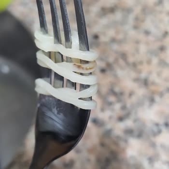 Berona Noodle Hamurunda Bir Şey Var