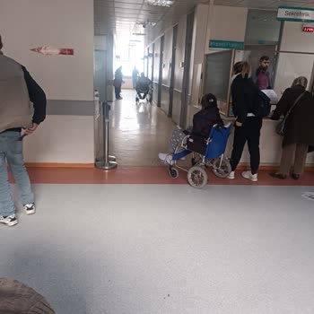 İzmir Katip Çelebi Üniversitesi Atatürk Eğitim ve Araştırma Hastanesi Yeşilyurt Hastanesi Şikayet
