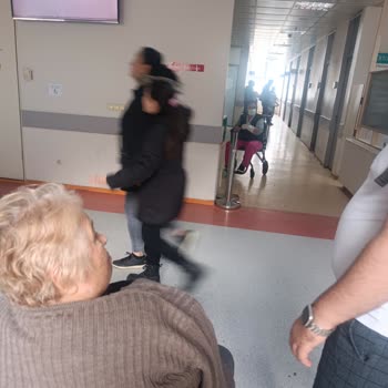 İzmir Katip Çelebi Üniversitesi Atatürk Eğitim ve Araştırma Hastanesi Yeşilyurt Hastanesi Şikayet