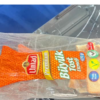 Untad Tost Ekmeğinin İçinde Bant Çıktı