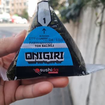 Dardanel Ton Sushida Ton Onigiri Bayat Ve Değişik Bir Koku