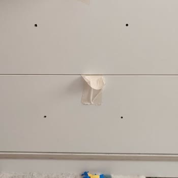 Taşpınar Alışveriş Merkezleri Gelen Dolabın Eksik Parçaları