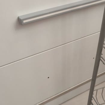 Taşpınar Alışveriş Merkezleri Gelen Dolabın Eksik Parçaları