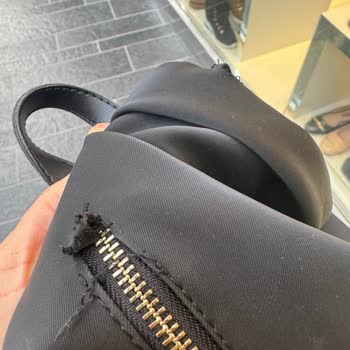 Nine West Çanta Pişmanlığı, Her Yeri Söküldü.