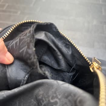Nine West Çanta Pişmanlığı, Her Yeri Söküldü.