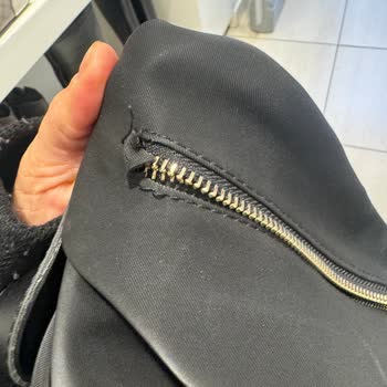Nine West Çanta Pişmanlığı, Her Yeri Söküldü.