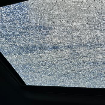 Alfa Romeo Tonale Sunroof Camı Patlaması