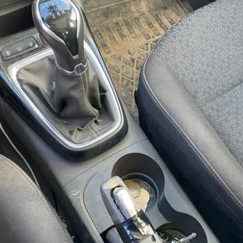 Opel Ve Neskar Otomotiv Sattığı Aracın Arkasında Durmuyor