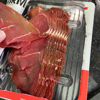 Şahin Sucukları Vakumlu Paket Pastırmada Yeşillenme Sorunu