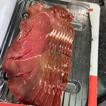 Şahin Sucukları Vakumlu Paket Pastırmada Yeşillenme Sorunu
