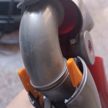 Dyson Marka V12 Model Şarjlı Dikey Süpürge Tam Bir Hayal Kırıklığı